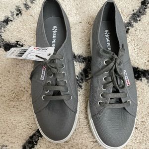 Grey sage platform supergas